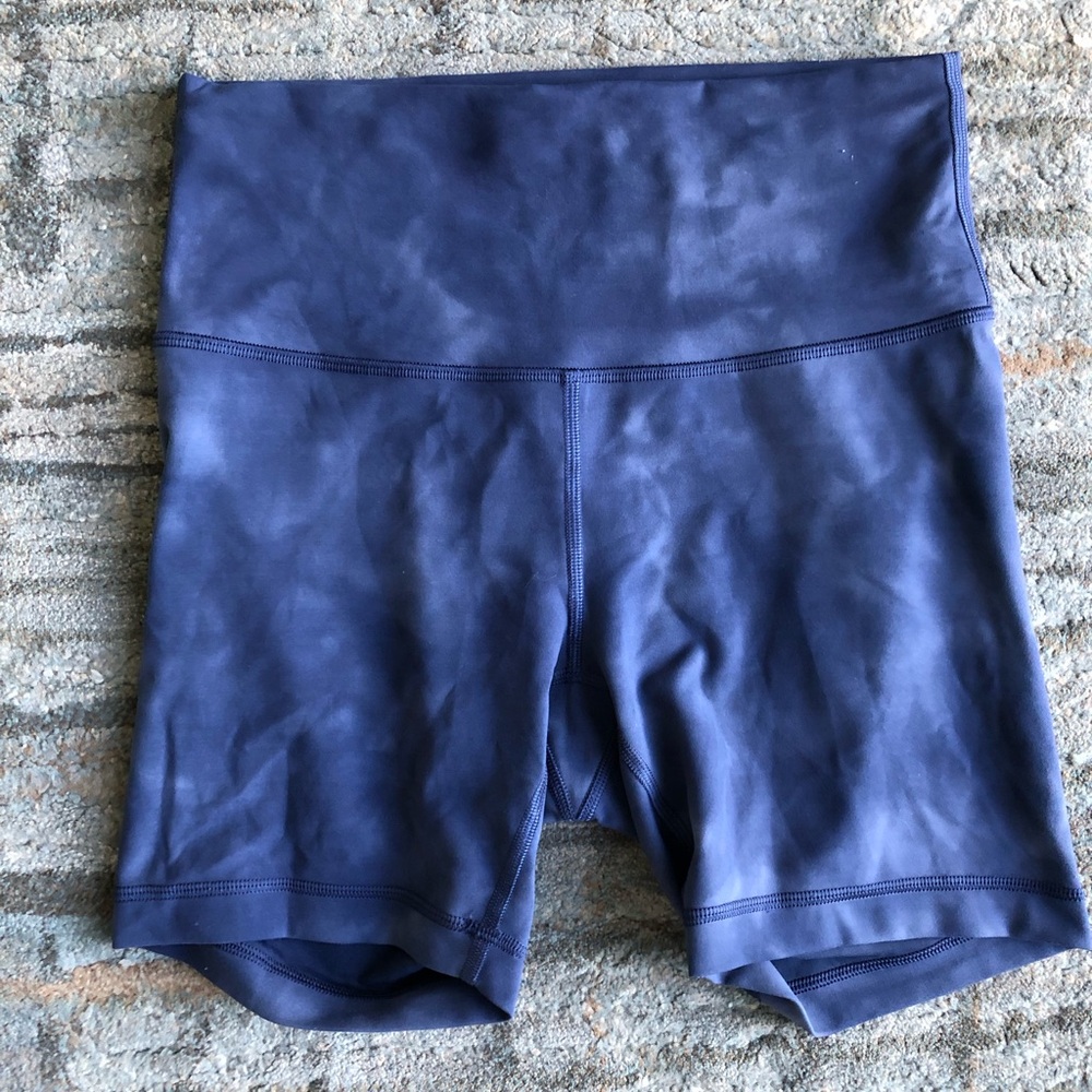 Lululemon Wunder Train Bike Shorts
